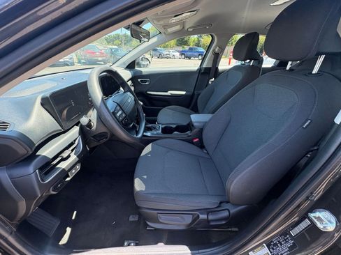 Used 2025 Kia K4 FWD image 27