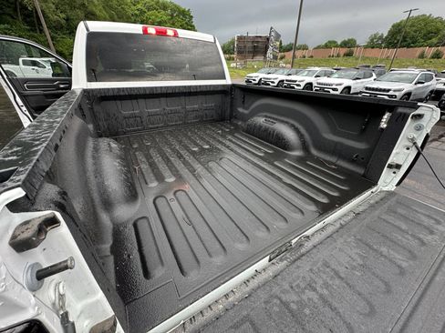 Used 2025 RAM 2500 Big Horn AWD/4WD image 40
