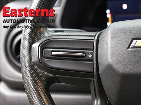 Used 2023 Chevrolet Colorado W/T image 15