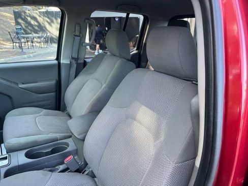 Used 2019 Nissan Frontier SV image 11
