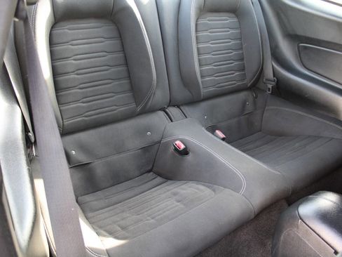 Used 2016 Ford Mustang Coupe image 8