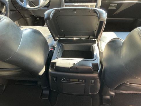 Used 2023 Nissan Armada Platinum w/ Captain's Chairs Package RWD image 13