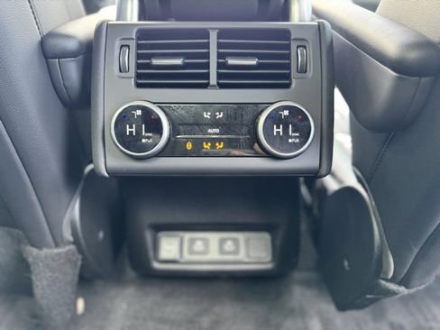 Used 2025 Land Rover Discovery S image 26