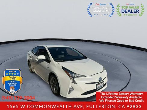 Used 2017 Toyota Prius Four Touring FWD image 3