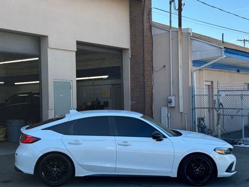 Used 2022 Honda Civic Sport image 4