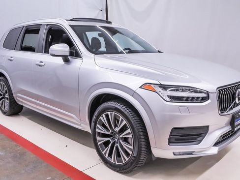 Used 2021 Volvo XC90 T6 Momentum w/ Advanced Package image 5