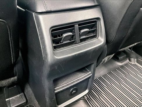 Used 2024 Ford Edge SE AWD/4WD image 33