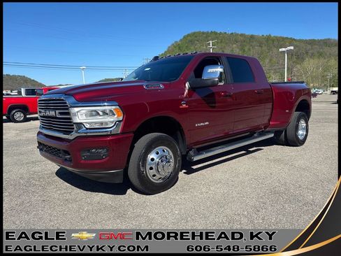 Used 2024 RAM 3500 Laramie AWD/4WD image 1