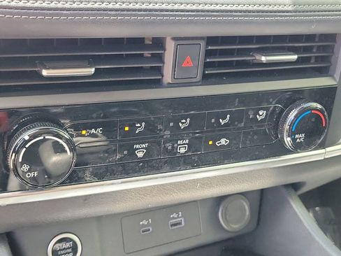 Used 2023 Nissan Rogue S FWD image 28