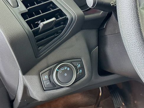 Used 2019 Ford Escape SE FWD image 10