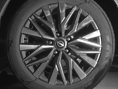Used 2025 Nissan Altima 2.5 SV FWD image 14