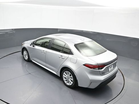 Used 2025 Toyota Corolla XLE image 39