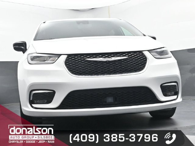 Used 2025 Chrysler Pacifica Select FWD image 17
