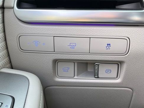 Used 2024 Hyundai Palisade Calligraphy image 28