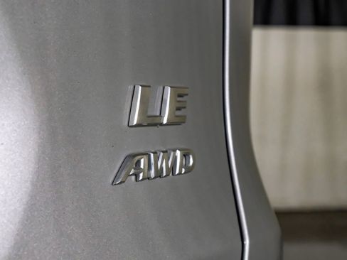 Used 2022 Toyota RAV4 LE image 43