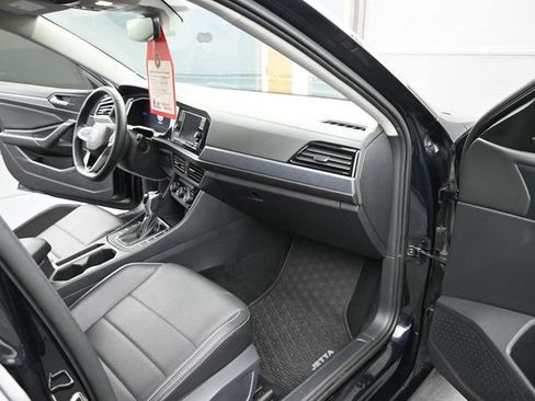 Used 2022 Volkswagen Jetta SE image 24