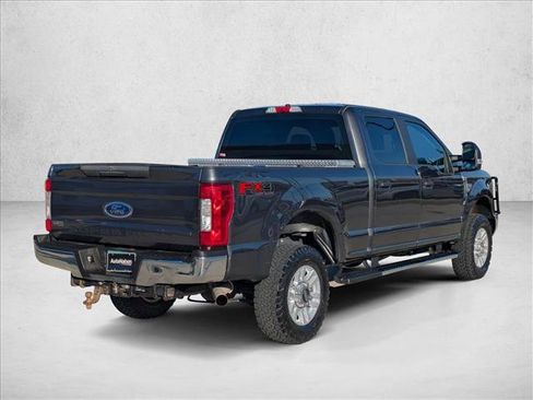 Used 2019 Ford F250 XL w/ STX Appearance Package image 5