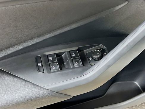 Used 2021 Volkswagen Jetta S w/ Driver Assistance Package image 17