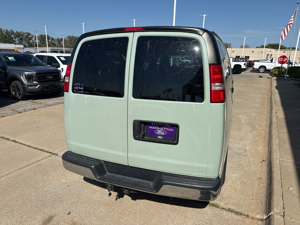 Used 2019 Chevrolet Express 2500 LT w/ LT Preferred Equipment Group RWD image 6
