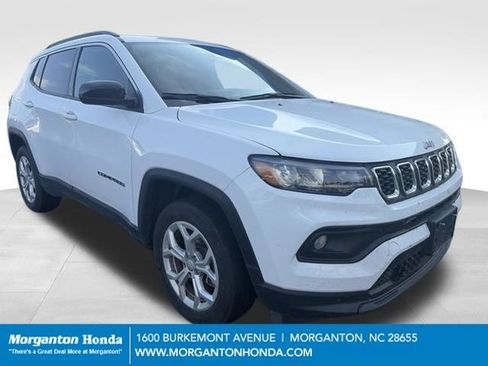 Used 2024 Jeep Compass Latitude AWD/4WD image 1