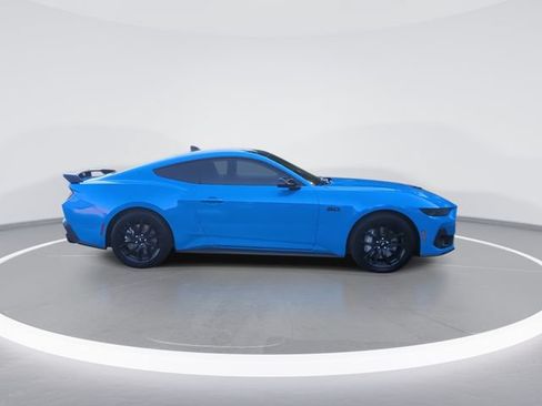Used 2025 Ford Mustang GT RWD image 9