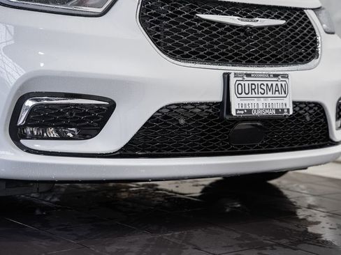 New 2026 Chrysler Pacifica Select image 12