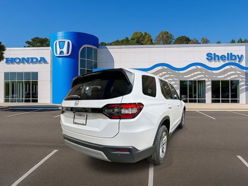 New 2025 Honda Pilot EX-L image 8