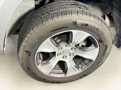 Used 2021 RAM 1500 Laramie image 29