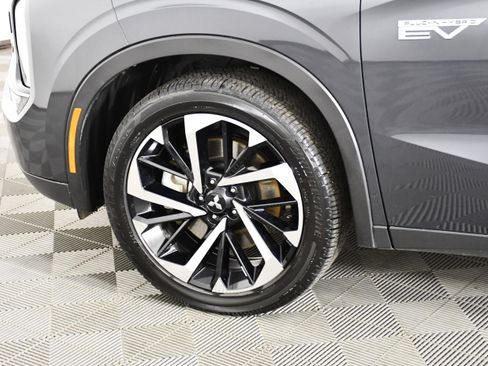 Used 2025 Mitsubishi Outlander SE AWD/4WD image 52