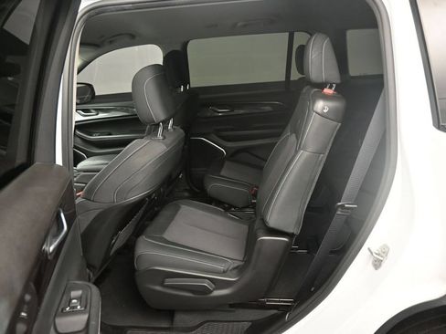 Used 2022 Jeep Grand Cherokee L Laredo w/ Luxury Tech Group I RWD image 13