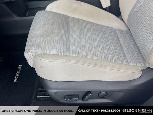 Used 2023 Nissan Rogue SV AWD/4WD image 18