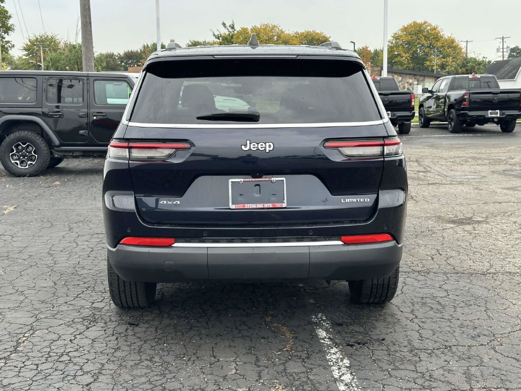 Used 2023 Jeep Grand Cherokee L Limited AWD/4WD image 5