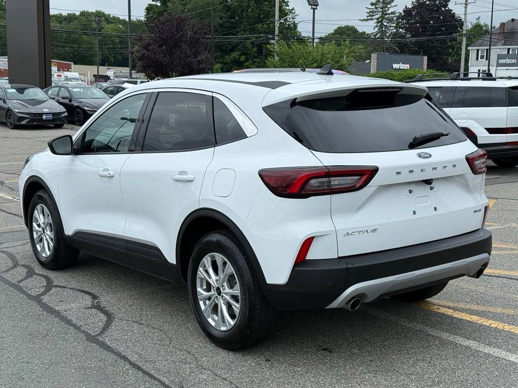 Used 2023 Ford Escape Active w/ Tech Pack #1 AWD/4WD image 3