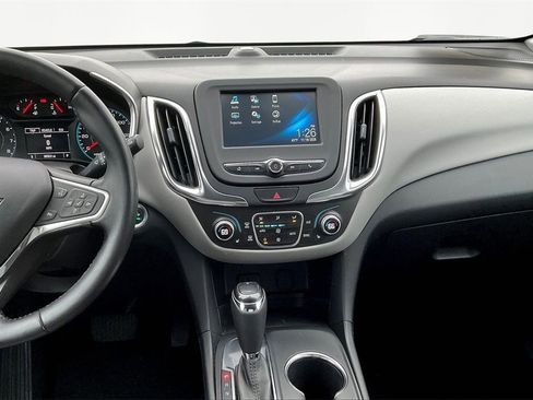 Used 2018 Chevrolet Equinox LT image 11