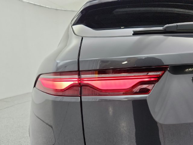 Certified 2026 Jaguar F-PACE R-Dynamic S AWD/4WD image 39