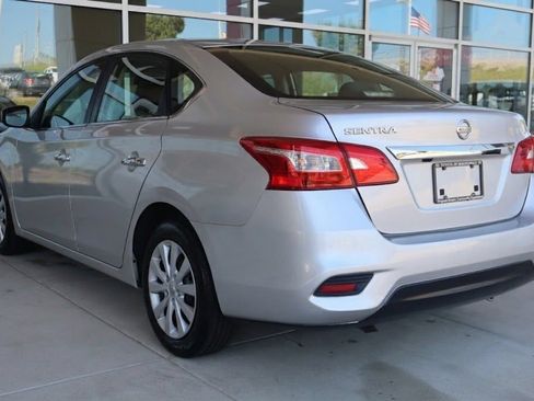 Used 2019 Nissan Sentra S FWD image 5