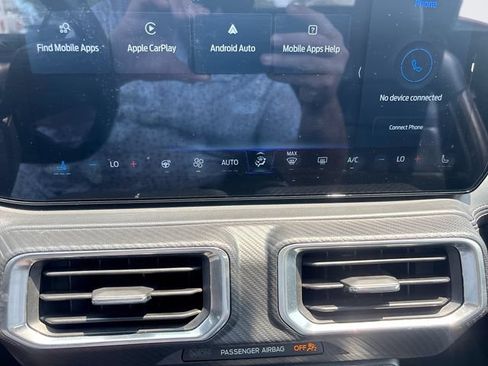 Used 2025 Ford Mustang Premium RWD image 18