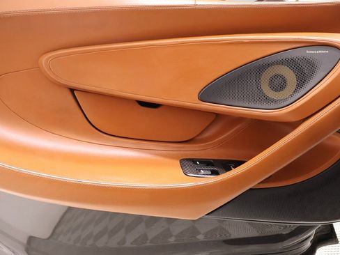 Used 2017 McLaren 570S image 18