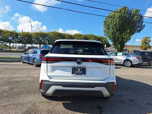Used 2026 Volkswagen Tiguan S FWD image 7