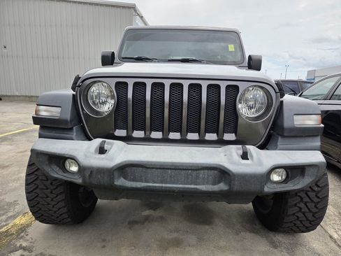 Used 2018 Jeep Wrangler Unlimited Sport S AWD/4WD image 3