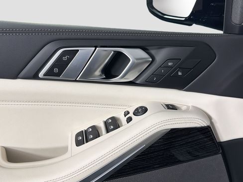 New 2026 BMW X5 xDrive40i w/ M Sport Package image 17
