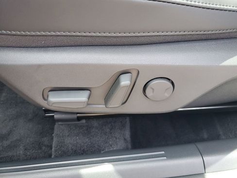 New 2025 Kia Niro EX Touring FWD image 24
