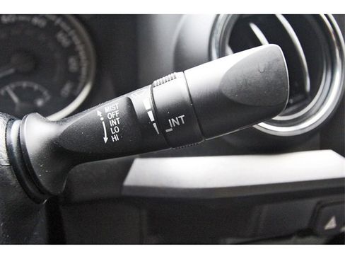 Used 2021 Toyota Tacoma TRD Sport image 17