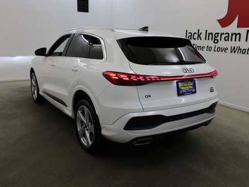 Used 2025 Audi Q5 Premium Plus AWD/4WD image 3