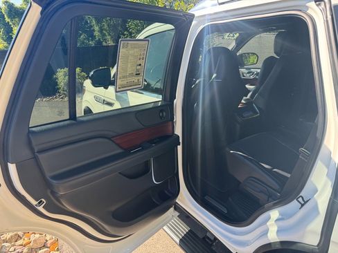 Certified 2023 Lincoln Navigator Reserve image 18