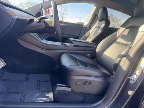 Used 2024 Tesla Model Y Performance image 14