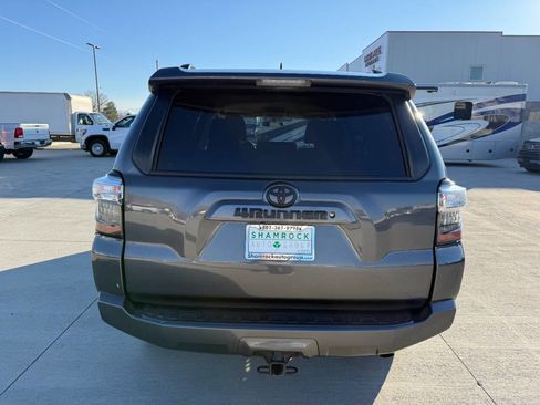Used 2019 Toyota 4Runner SR5 AWD/4WD image 4