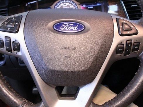 Used 2019 Ford Taurus Limited image 20