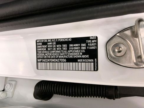 Used 2022 Porsche Cayenne E-Hybrid image 32