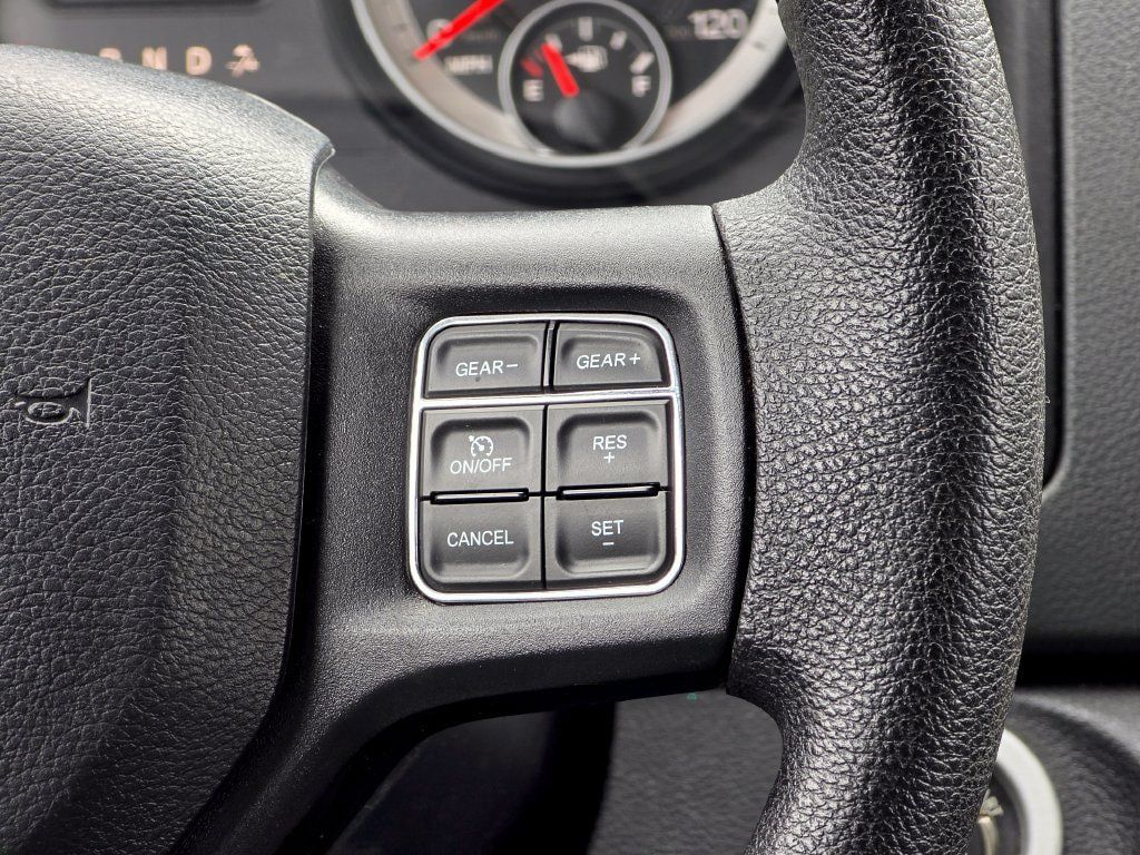Used 2016 RAM 1500 Classic SLT AWD/4WD image 16
